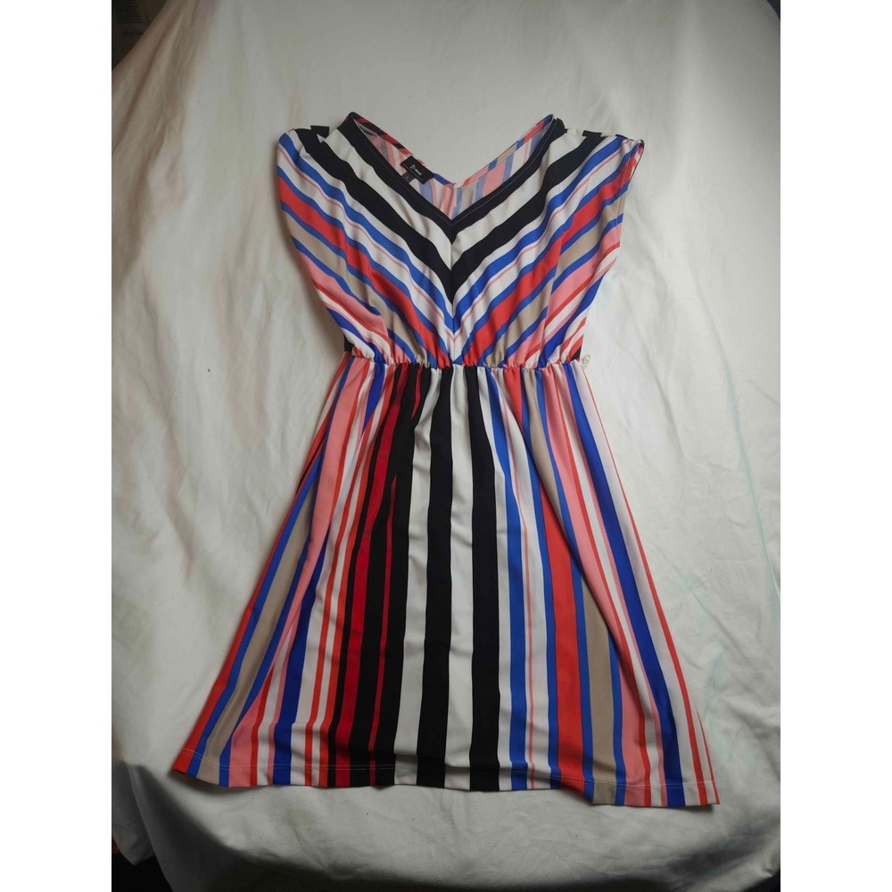 B-Wear Byer California Dress Womens Medium Multicolor Striped Fit & Flare V-Neck
